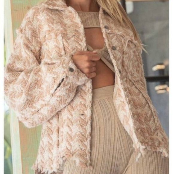 POL BLACK and Ivory Houndstooth Frayed Hem Shacket Jacket Size Medium Lexington - Picture 1 of 10